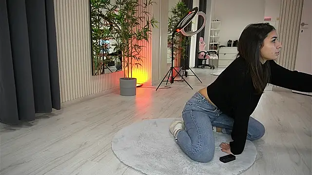 EmmaBlanco online show from October 1, 2025, 7:18 pm