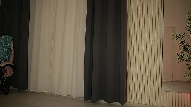 Snapshot of EmmaBlanco chatting on February 26, 2026, 8:20 pm EmmaBlanco online show from February 26, 2026, 8:20 pm