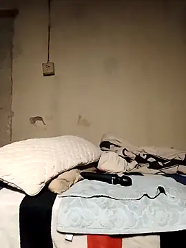 RFeltomWhitJ online show from October 17, 2025, 2:26 am