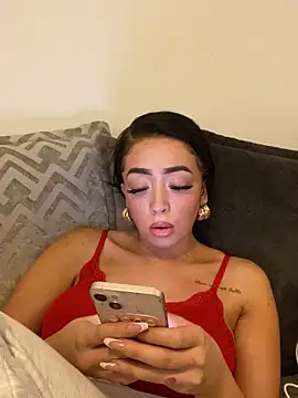 ItsCOCOx online show from September 24, 2025, 7:42 pm