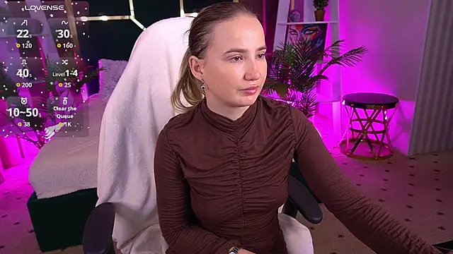 SofieBloom online show from October 1, 2025, 4:28 am