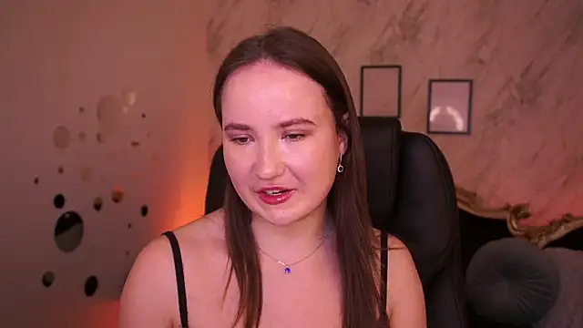 SofieBloom online show from April 9, 2026, 3:51 pm