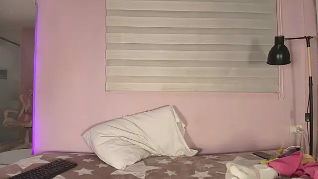 biancaa 18 online show from September 15, 2025, 7:58 pm