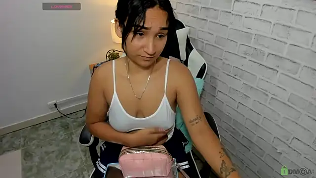 Snapshot of salome_rojas_ chatting on April 20, 2026, 5:58 pm salome rojas online show from April 20, 2026, 5:58 pm