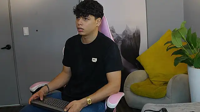 Ethan occonor online show from October 18, 2025, 1:02 pm