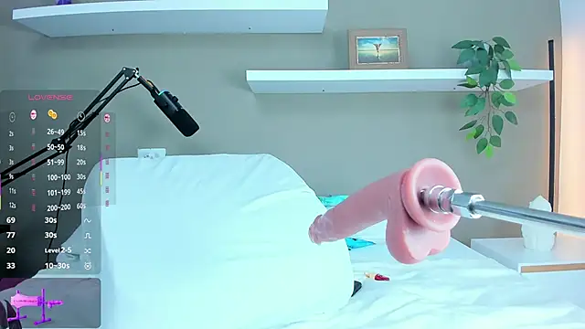 melly col online show from November 24, 2025, 8:20 pm