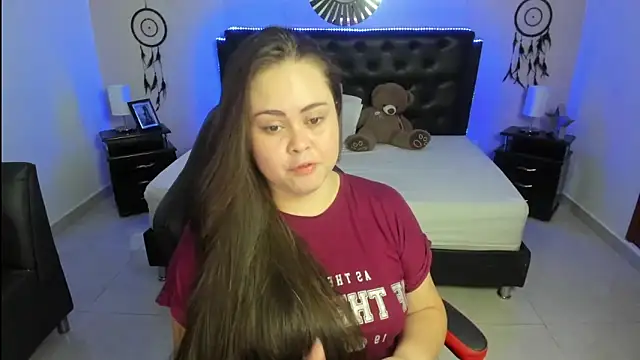 LolaVillalobos online show from September 23, 2025, 2:24 pm