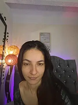 Snapshot of karol_rose chatting on November 27, 2025, 10:32 pm karol rose online show from November 27, 2025, 10:32 pm