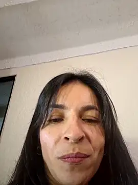 Snapshot of karol_rose chatting on October 12, 2025, 1:40 am karol rose online show from October 12, 2025, 1:40 am