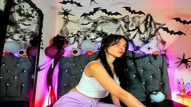 Snapshot of karol_rose chatting on October 15, 2025, 4:11 am karol rose online show from October 15, 2025, 4:11 am