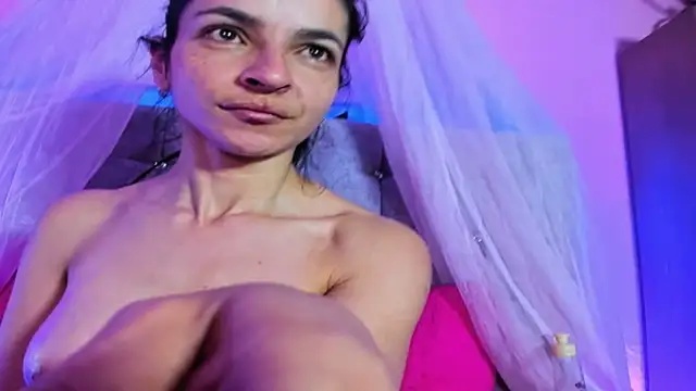 Snapshot of karol_rose chatting on November 23, 2025, 9:52 am karol rose online show from November 23, 2025, 9:52 am