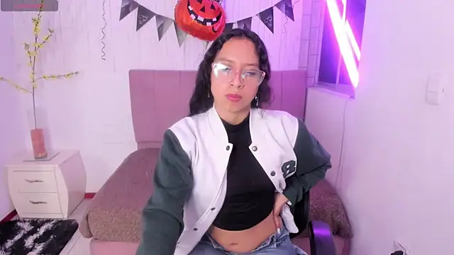 anna moon11 online show from October 24, 2025, 4:55 am