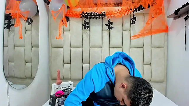 DavilANDkevin2 online show from October 26, 2025, 3:18 am