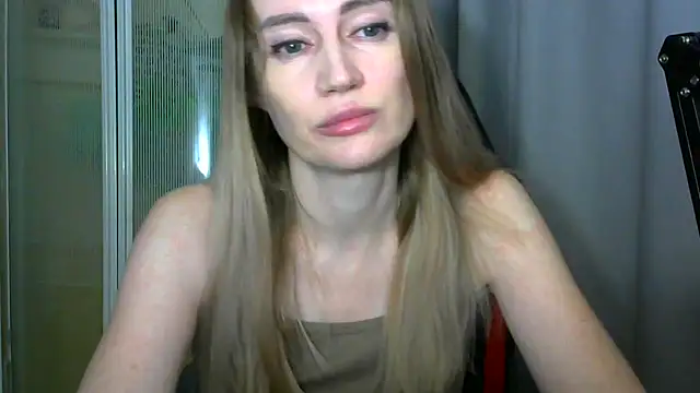 Snapshot of JessFoxxx chatting on March 1, 2026, 3:17 am JessFoxxx online show from March 1, 2026, 3:17 am