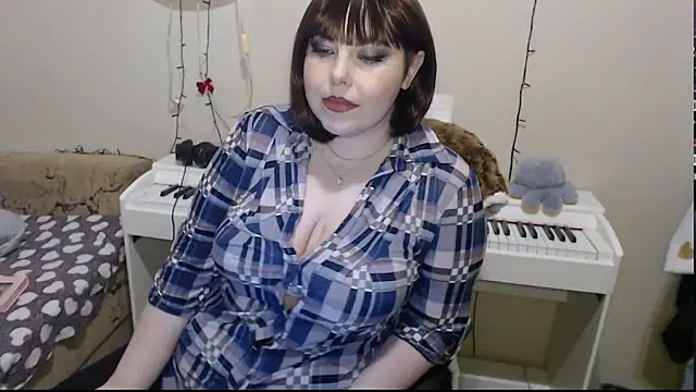 -heartsease- online show from November 11, 2025, 2:12 pm