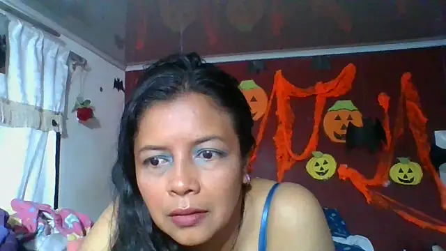 DianaOchoa  online show from October 29, 2025, 11:09 am