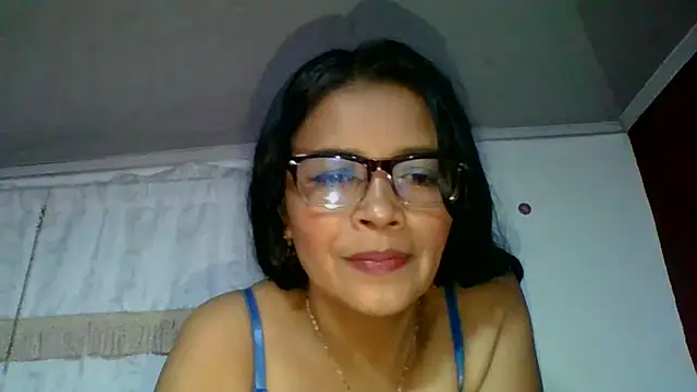 DianaOchoa  online show from September 29, 2025, 3:24 am