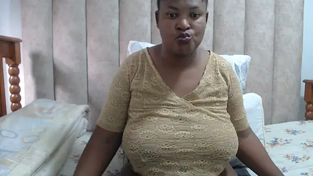 Snapshot of Sexybusty01 chatting on September 9, 2025, 7:29 am Sexybusty01 online show from September 9, 2025, 7:29 am