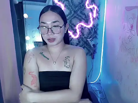 in yourdreamstarxx online show from January 14, 2026, 12:53 pm