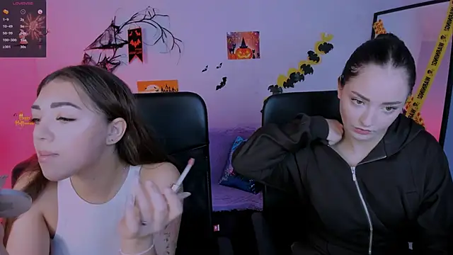 Snapshot of miki-niki chatting on November 4, 2025, 7:45 am miki-niki online show from November 4, 2025, 7:45 am