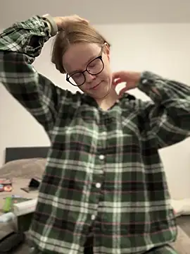  CherryBloom  online show from October 4, 2025, 7:37 pm