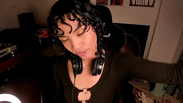 Nati     online show from April 18, 2026, 1:52 am