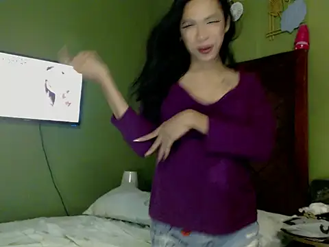 Annaloula online show from October 15, 2025, 3:53 pm