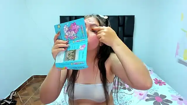 Thompson Ema online show from October 12, 2025, 2:46 am