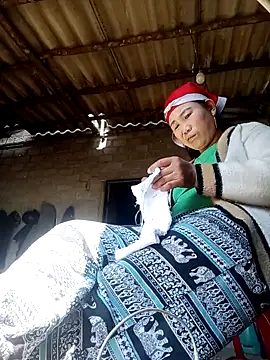 jienrrr online show from December 1, 2025, 3:51 am