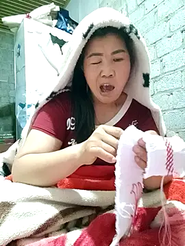 jienrrr online show from October 12, 2025, 10:55 pm