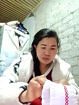 jienrrr online show from October 14, 2025, 11:36 pm