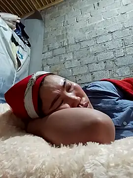 jienrrr online show from October 19, 2025, 10:34 pm