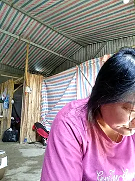 yoowwmr online show from November 7, 2025, 4:50 am