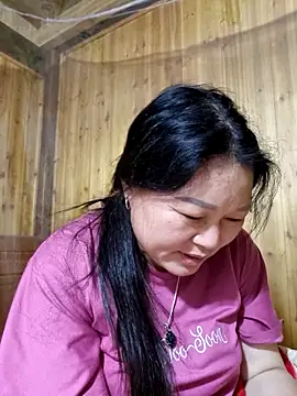 yoowwmr online show from November 2, 2025, 3:17 pm