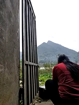 yoowwmr online show from November 20, 2025, 11:58 pm