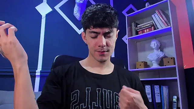 etham wolf  online show from October 1, 2025, 1:15 pm