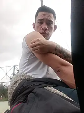 Andreshot911 online show from November 5, 2025, 8:45 pm