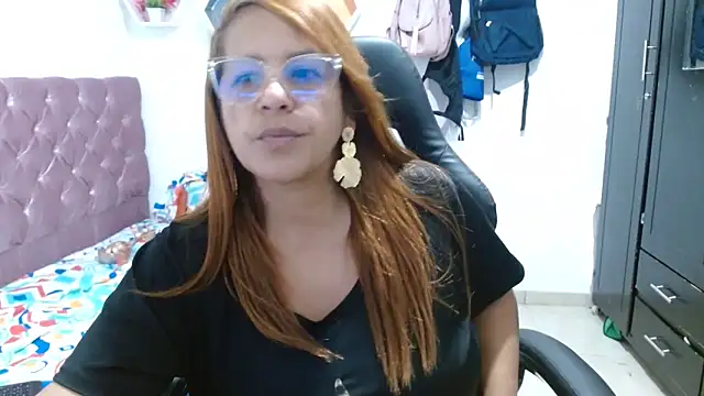 cristydirtyhot online show from April 21, 2026, 11:28 am