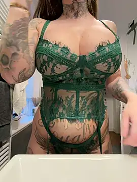 Snapshot of Jasmina-Joy chatting on February 4, 2026, 7:14 am Jasmina-Joy online show from February 4, 2026, 7:14 am