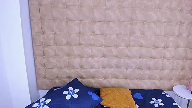 MiiaSmith   online show from September 10, 2025, 8:41 pm