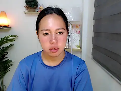 kimbratx online show from September 9, 2025, 10:52 pm