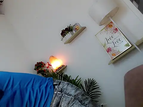 kimbratx online show from April 16, 2026, 10:23 pm