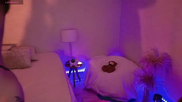 emily mars1 online show from November 28, 2025, 2:56 am