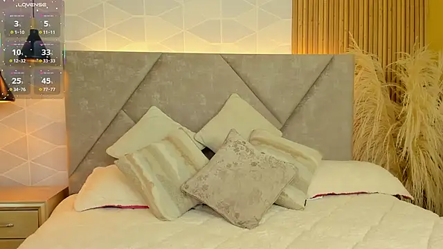 Jade Whisper online show from September 27, 2025, 1:34 am