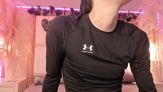 Daphne And Roger online show from March 11, 2026, 10:53 am