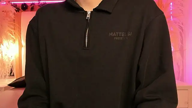 Snapshot of Daphne_And_Roger chatting on February 5, 2026, 10:55 am Daphne And Roger online show from February 5, 2026, 10:55 am