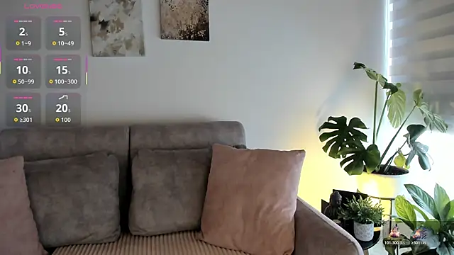 Estrer collins online show from November 14, 2025, 7:28 pm