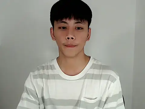 Snapshot of ynotyu chatting on December 16, 2025, 3:27 pm ynotyu online show from December 16, 2025, 3:27 pm