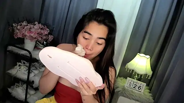 Snapshot of Alovelydoll_nica chatting on September 25, 2025, 11:00 pm Alovelydoll nica online show from September 25, 2025, 11:00 pm