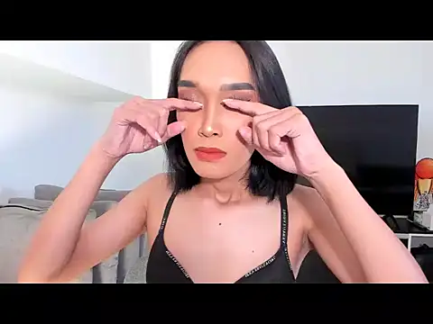 sensualmelody143 online show from April 15, 2026, 12:27 am